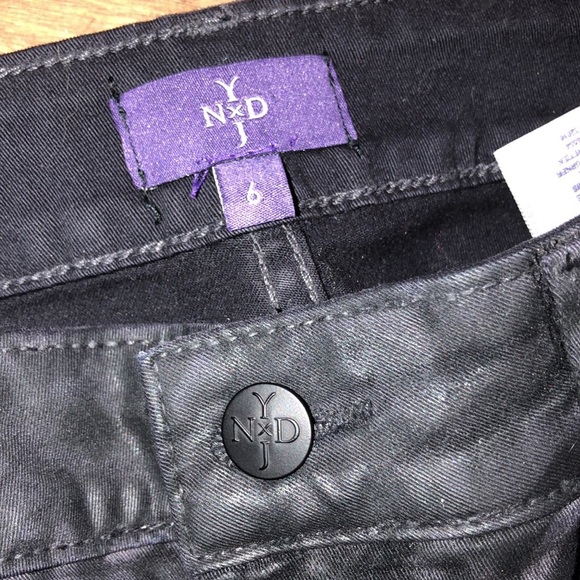 NYDJ size 6 black reptile print skinny jeans - Picture 4 of 10